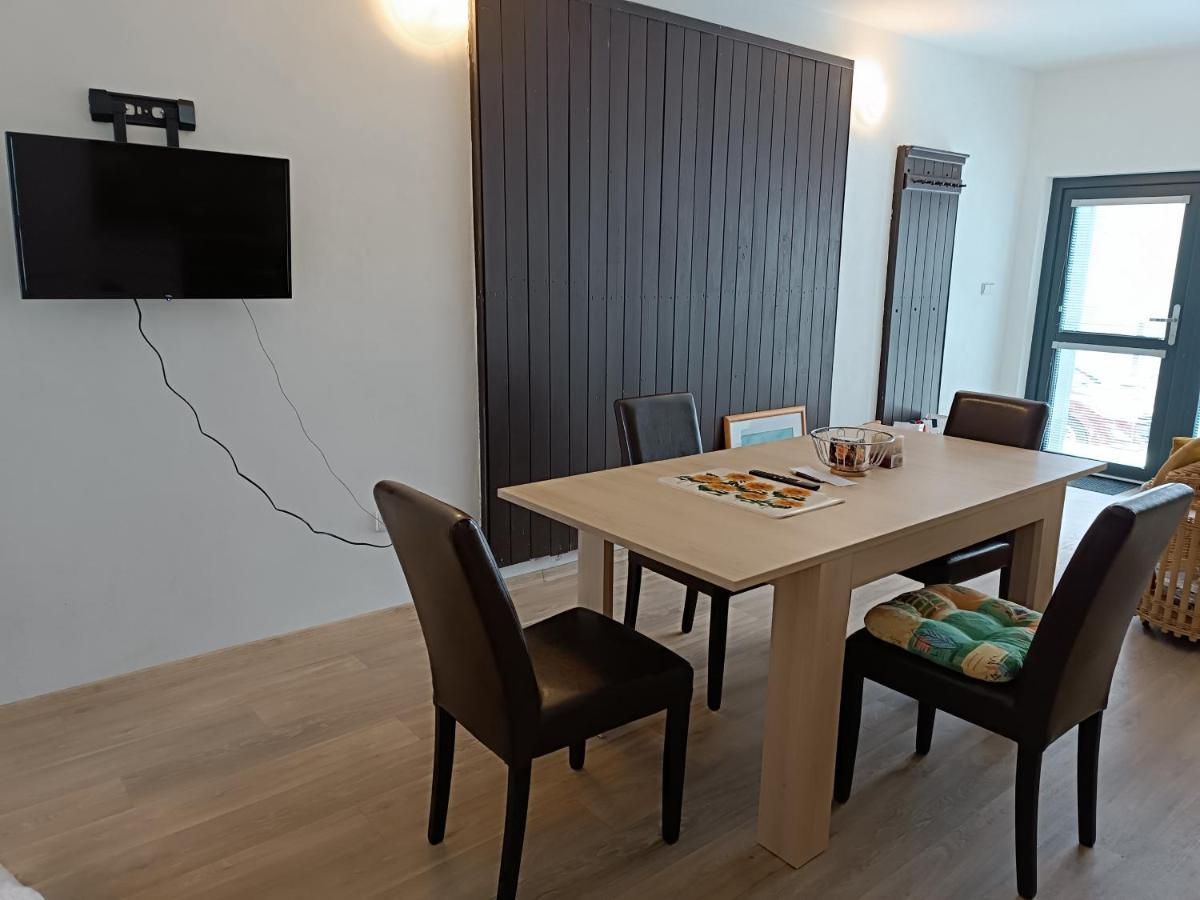 Černá v Pošumaví Tina Apartments المظهر الخارجي الصورة